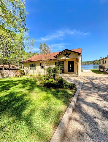 318 Ridgewood Road, Goodrich, TX 77335