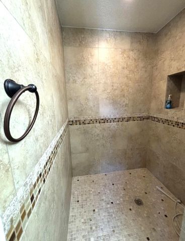 318 Ridgewood Road, Goodrich, TX 77335