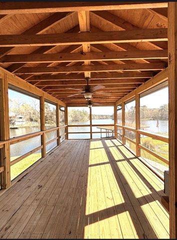 318 Ridgewood Road, Goodrich, TX 77335