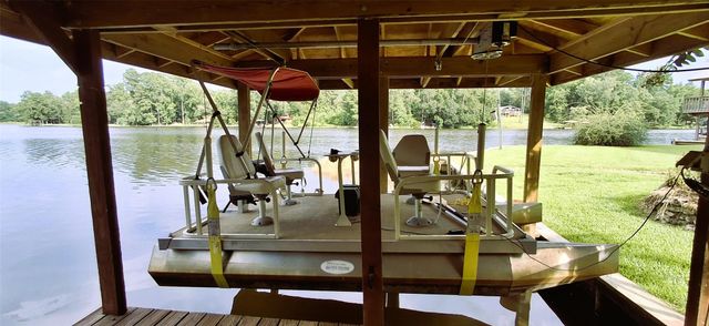 318 Ridgewood Road, Goodrich, TX 77335