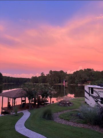 318 Ridgewood Road, Goodrich, TX 77335