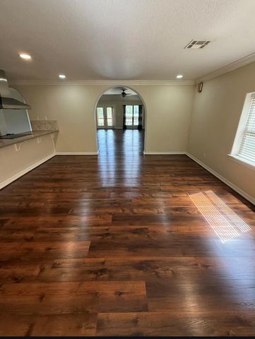 318 Ridgewood Road, Goodrich, TX 77335