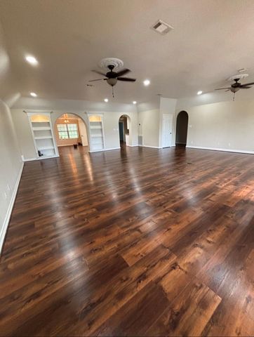 318 Ridgewood Road, Goodrich, TX 77335