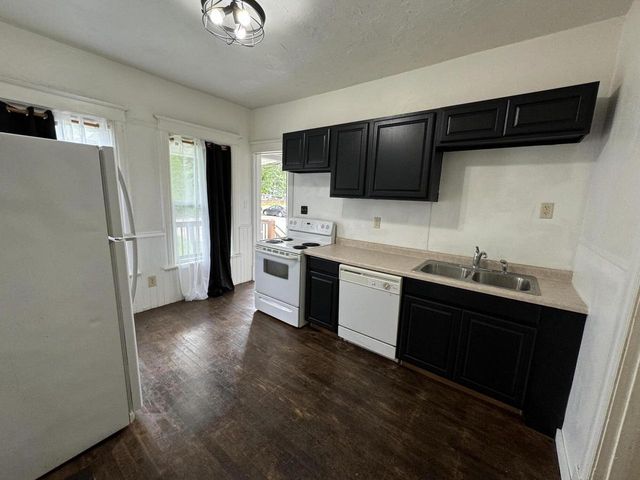 406 W Center STREET #404, Whitewater, WI 53190