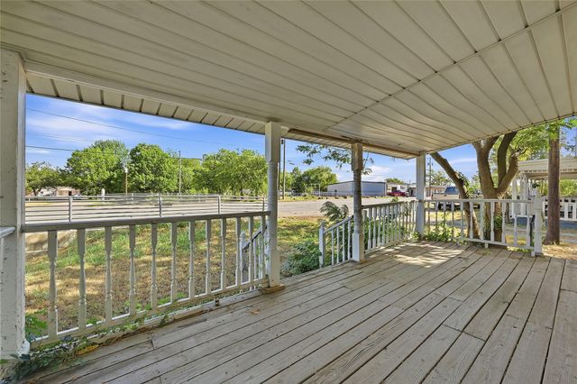 207 E Fm 120, Pottsboro, TX 75076