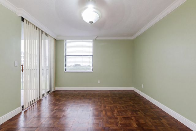 109 Lake Emerald Drive, Oakland Park, FL 33309
