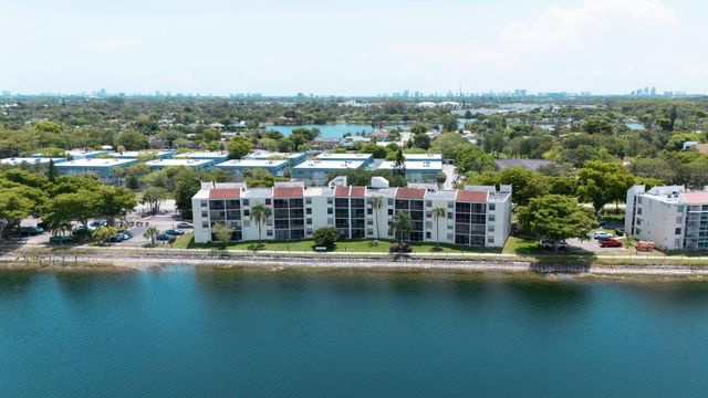 109 Lake Emerald Drive, Oakland Park, FL 33309