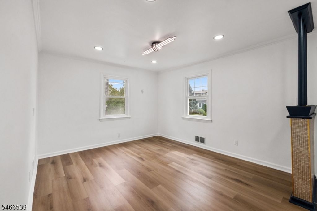 74 Sherwood St, Clifton City, NJ 07013 — photo 4