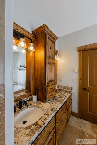 3979 Hangman's Loop, Menan, ID 83434