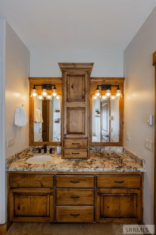 3979 Hangman's Loop, Menan, ID 83434