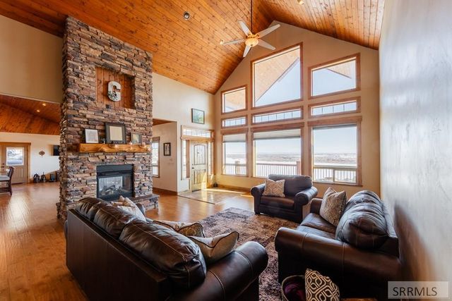 3979 Hangman's Loop, Menan, ID 83434