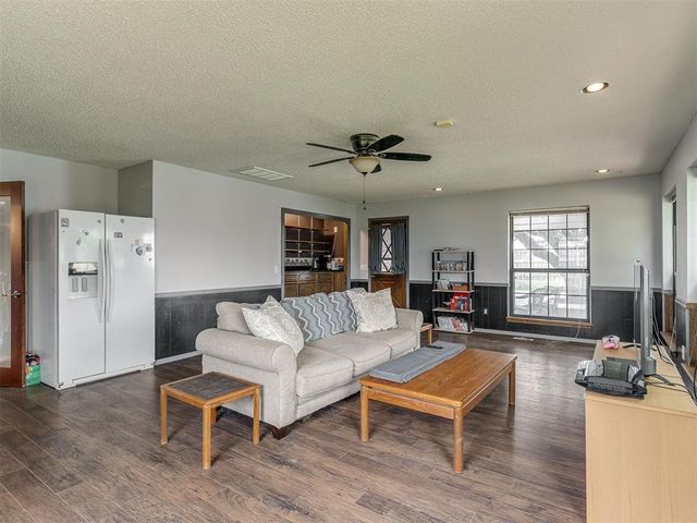8125 Willow Creek Boulevard, Oklahoma City, OK 73162