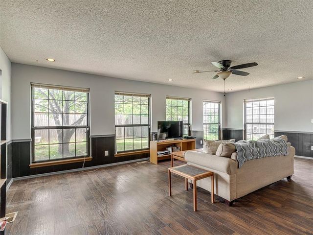 8125 Willow Creek Boulevard, Oklahoma City, OK 73162