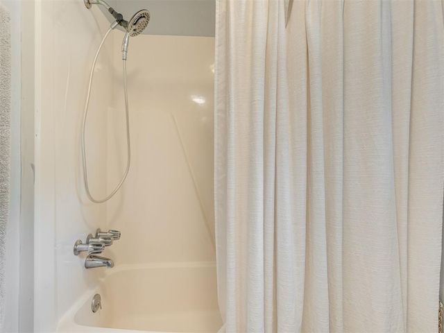 8125 Willow Creek Boulevard, Oklahoma City, OK 73162
