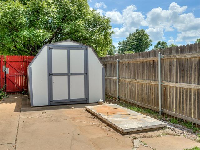 8125 Willow Creek Boulevard, Oklahoma City, OK 73162