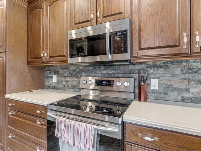 8125 Willow Creek Boulevard, Oklahoma City, OK 73162