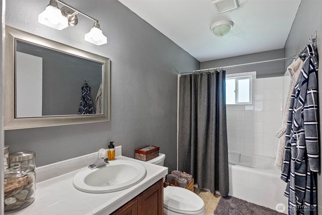 5571 SE Nelson Road, Olalla, WA 98359
