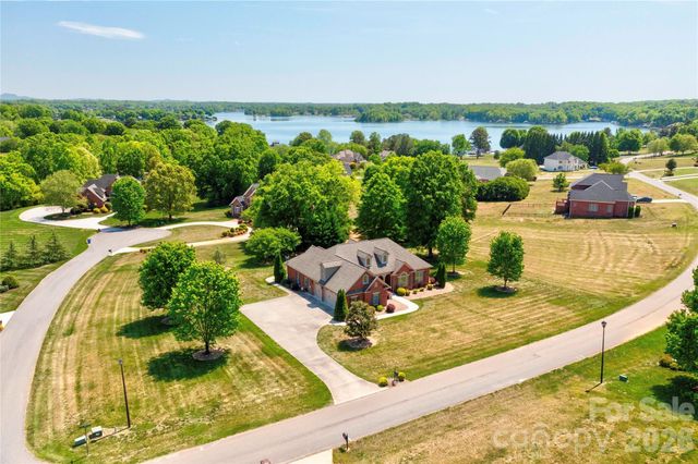 207 Cross Creek Drive, Cherryville, NC 28021