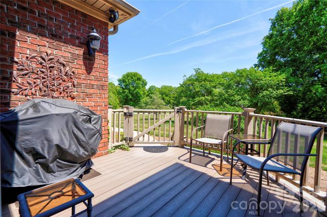 207 Cross Creek Drive, Cherryville, NC 28021