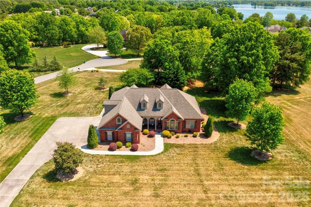 207 Cross Creek Drive, Cherryville, NC 28021
