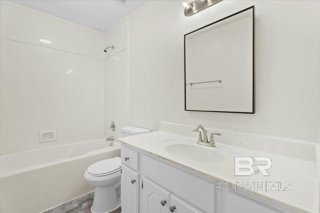 123 Lakeview Loop, Daphne, AL 36526