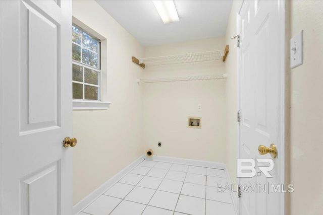 123 Lakeview Loop, Daphne, AL 36526