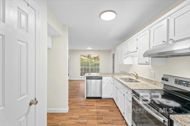 123 Lakeview Loop, Daphne, AL 36526