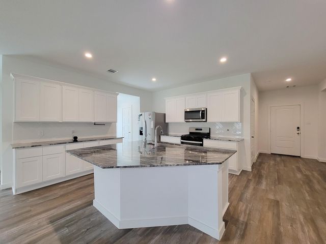 1014 Star Grass Lane, Rosharon, TX 77583