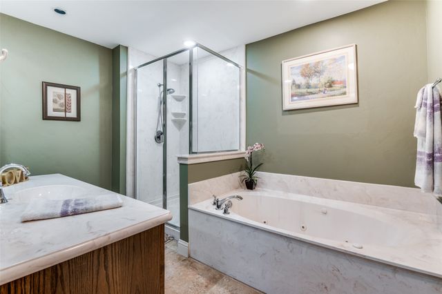 1003 OVILLA Road, Red Oak, TX 75154