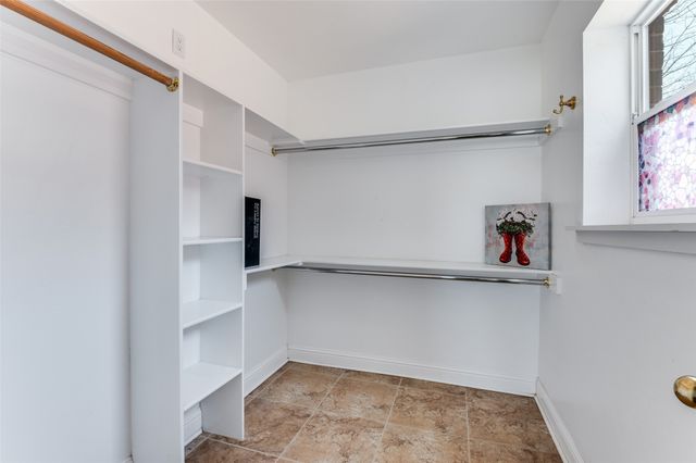 1003 OVILLA Road, Red Oak, TX 75154