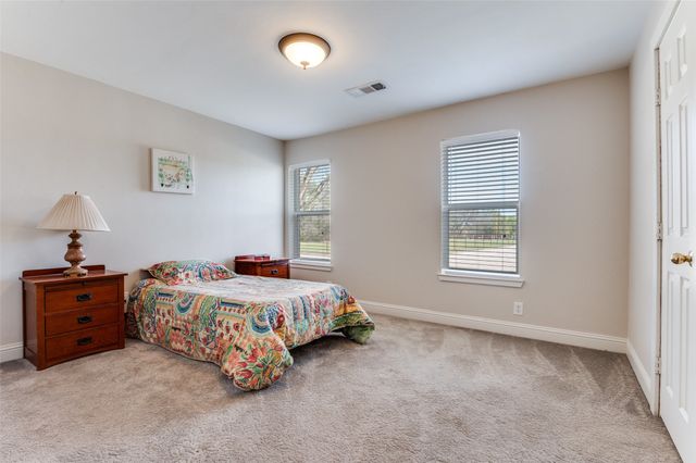 1003 OVILLA Road, Red Oak, TX 75154