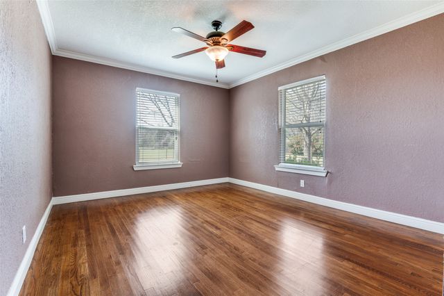 1003 OVILLA Road, Red Oak, TX 75154