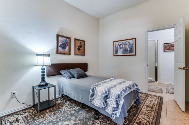 1003 OVILLA Road, Red Oak, TX 75154