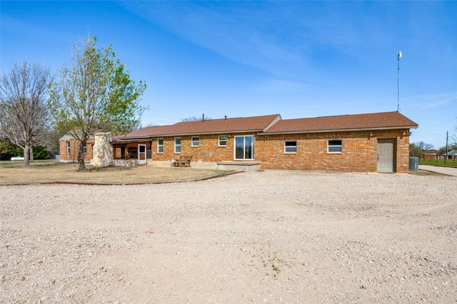 1003 OVILLA Road, Red Oak, TX 75154