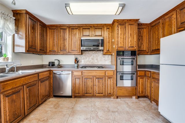 1003 OVILLA Road, Red Oak, TX 75154