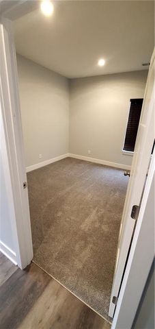 200 SE 8th Street, Oak Grove, MO 64075