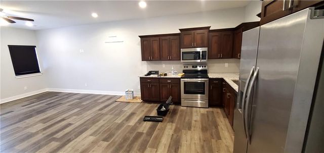 200 SE 8th Street, Oak Grove, MO 64075