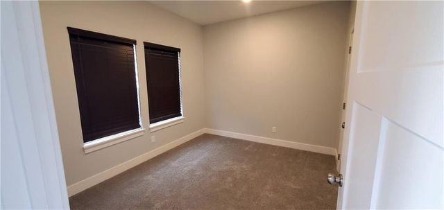 200 SE 8th Street, Oak Grove, MO 64075