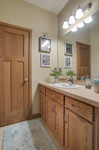 1610 42nd Avenue S, Moorhead, MN 56560