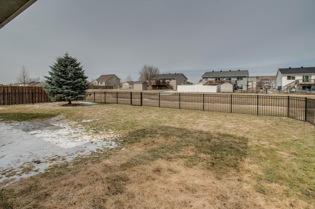 1610 42nd Avenue S, Moorhead, MN 56560