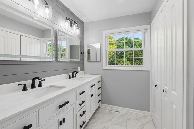 3923 Rutgers Lane, Northbrook, IL 60062