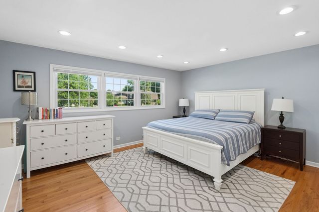 3923 Rutgers Lane, Northbrook, IL 60062