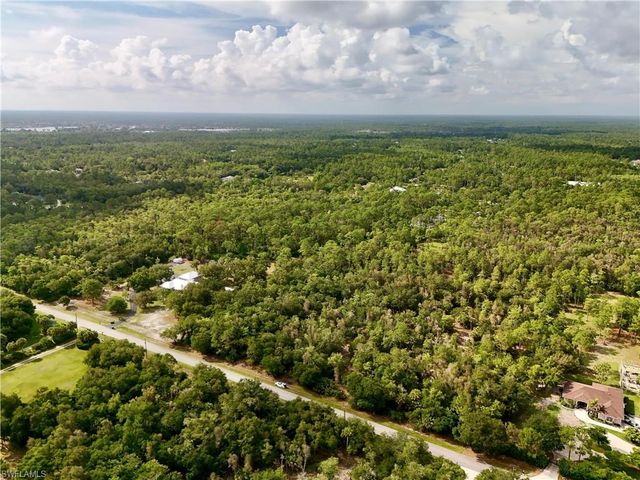 260 35th AVE NW, Naples, FL 34120