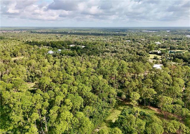 260 35th AVE NW, Naples, FL 34120