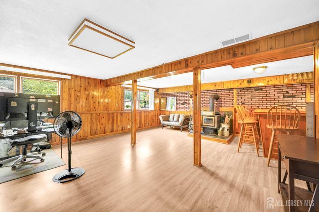 12 Gover Court, Spotswood, NJ 08884