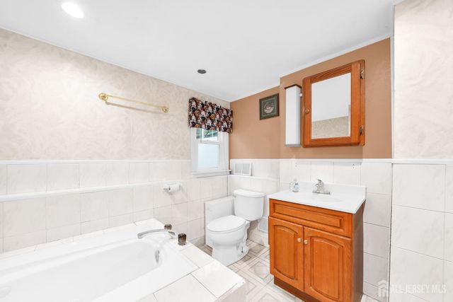 12 Gover Court, Spotswood, NJ 08884
