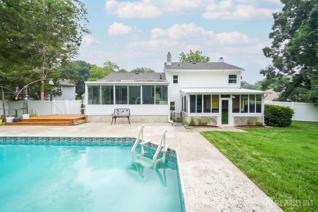 12 Gover Court, Spotswood, NJ 08884