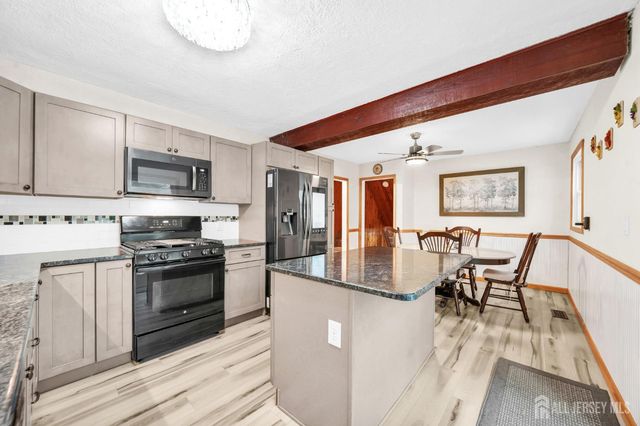 12 Gover Court, Spotswood, NJ 08884
