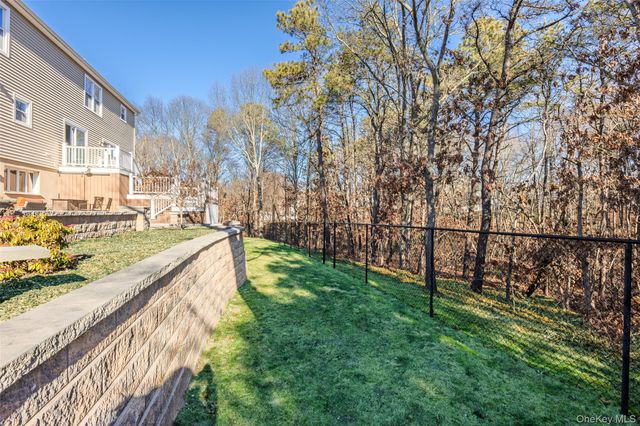 123 9th Avenue, Holtsville, NY 11742