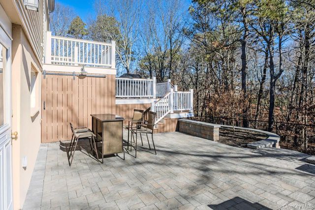 123 9th Avenue, Holtsville, NY 11742